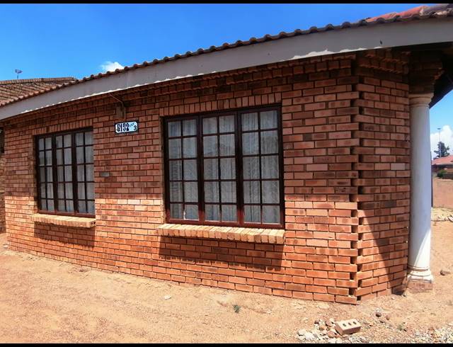 3 BEDROOM FREESTANDING SOLD IN KANANA
